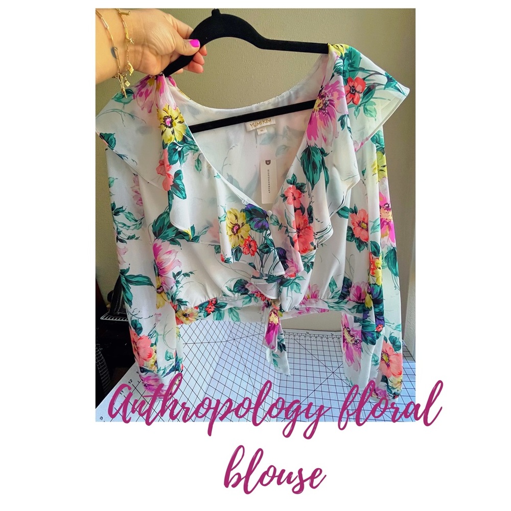 Anthropology floral blouse💐🌸